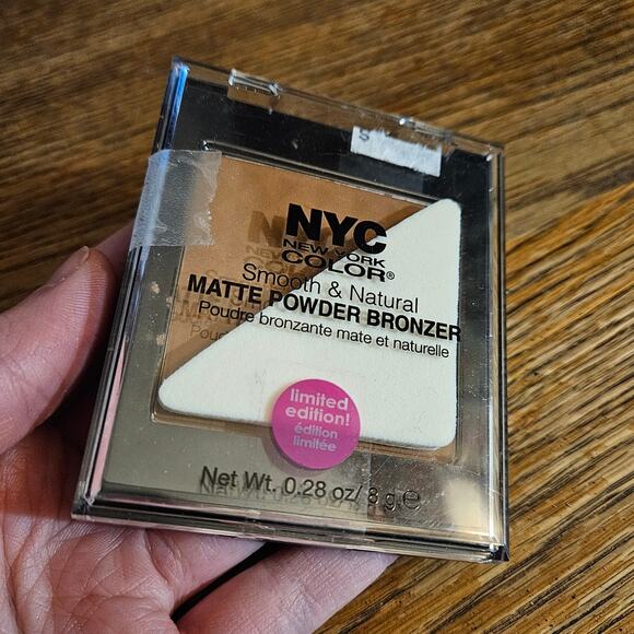 NYC Smooth & Natural Matte Powder Bronzer 0151-07 Sun Glow - Picture 1 of 4